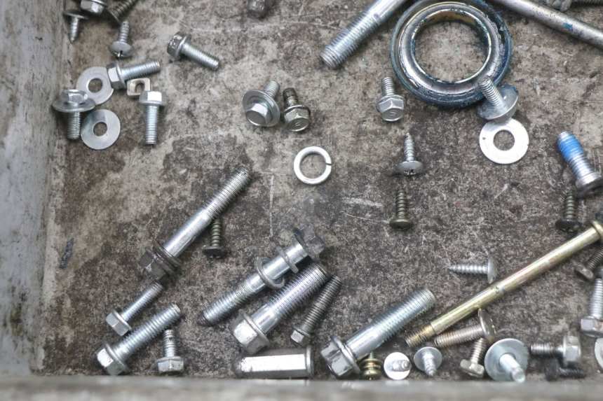 photo de WOREK ŚRUB I WKRĘTÓW JM MOTORS SANTANA 50 (2014 - 2023) - Inny kąt widzenia