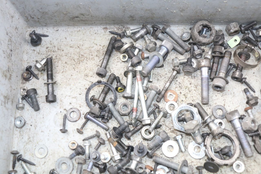 photo de WOREK ŚRUB I WKRĘTÓW PEUGEOT SATELIS 300 (2012 - 2015) - Zoom stanu zużycia