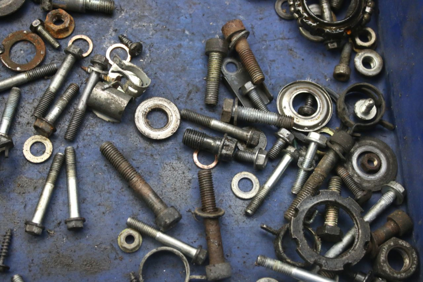 photo de WOREK ŚRUB I WKRĘTÓW PEUGEOT SATELIS 125 (2010 - 2012) - Zoom stanu zużycia