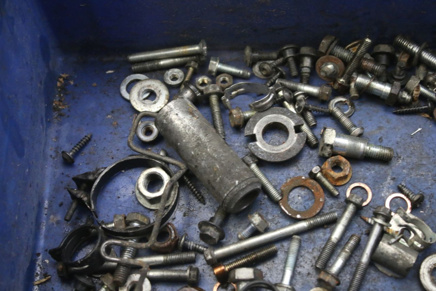 photo de WOREK ŚRUB I WKRĘTÓW PEUGEOT SATELIS 125 (2010 - 2012) - Zbliżenie techniczne