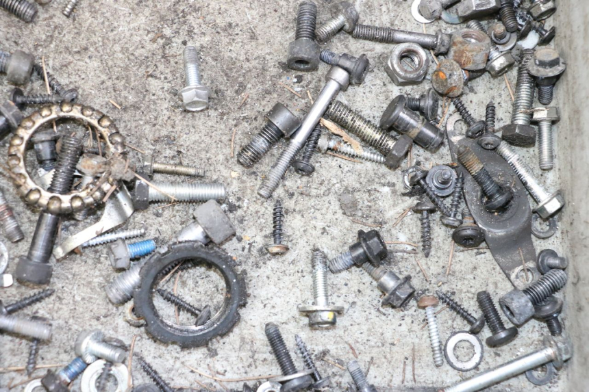 photo de WOREK ŚRUB I ŚRUBEK PEUGEOT SATELIS 125 (2013 - 2018) - Inny kąt widzenia