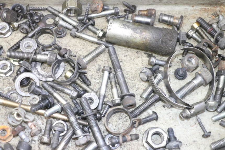 photo de WOREK ŚRUB I ŚRUBEK PEUGEOT SATELIS 125 (2013 - 2018) - Inny kąt widzenia