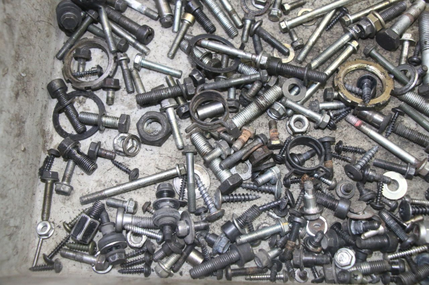 photo de WOREK ŚRUB I ŚRUBEK PEUGEOT SATELIS 125 (2013 - 2018) - Inny kąt widzenia