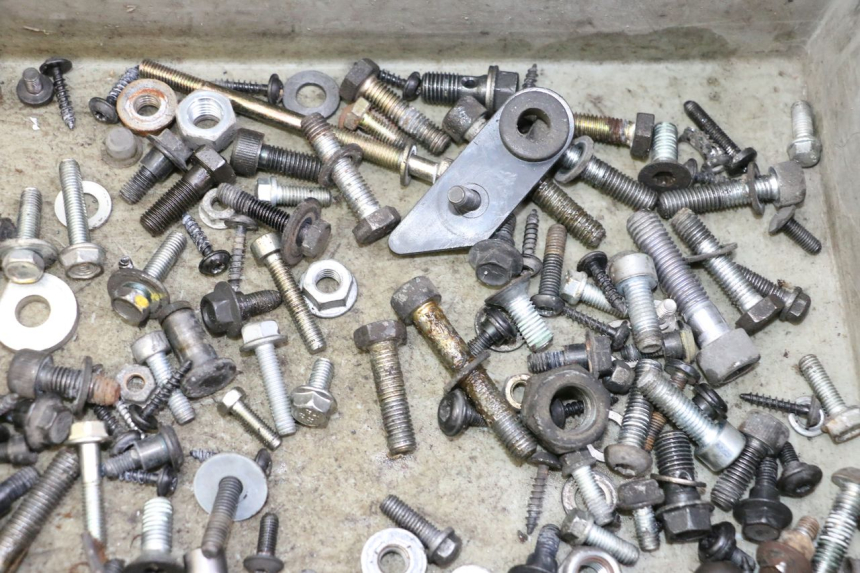 photo de WOREK ŚRUB I WKRĘTÓW PEUGEOT SATELIS 125 (2010 - 2012) - Widok ogólny