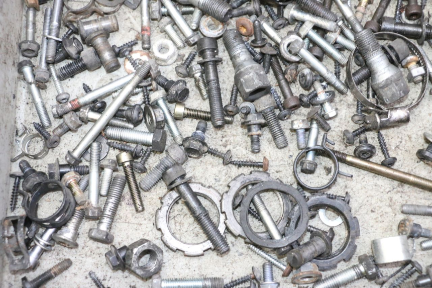 photo de WOREK ŚRUB I ŚRUBEK PEUGEOT SATELIS 125 (2013 - 2018) - Inny kąt widzenia