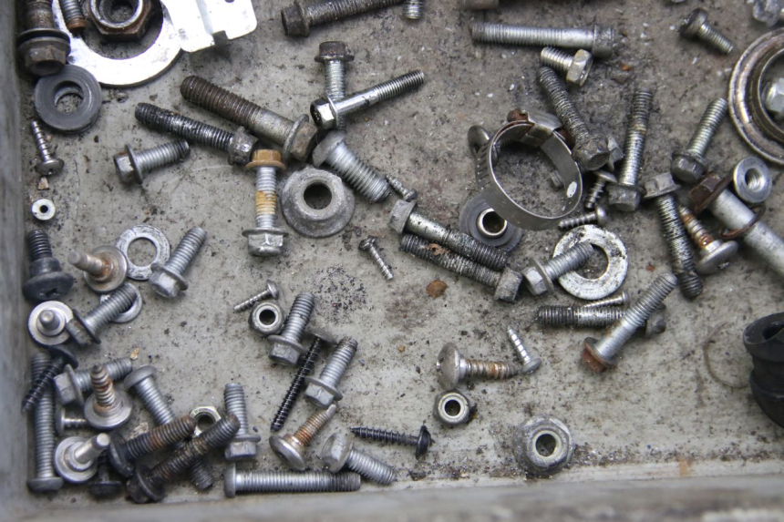 photo de WOREK ŚRUB I WKRĘTÓW APRILIA SCARABEO 4T 50 (2009 - 2017) - Szczegół części