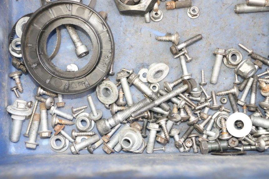 photo de WOREK ŚRUB I WKRĘTÓW APRILIA SCARABEO GT TOURING 125 (1999 - 2005) - Zoom stanu zużycia