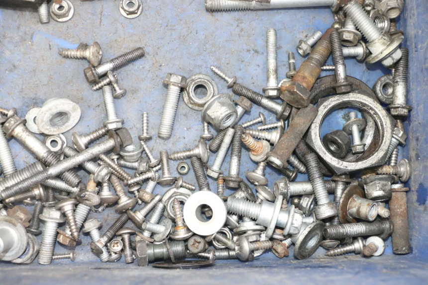 photo de WOREK ŚRUB I WKRĘTÓW APRILIA SCARABEO GT TOURING 125 (1999 - 2005) - Inny kąt widzenia