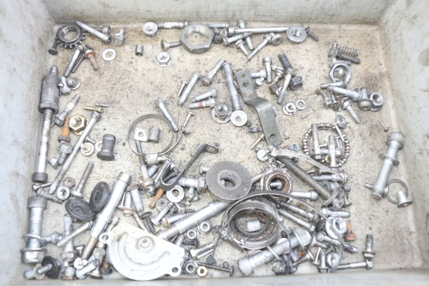 photo de WOREK Z ŚRUBAMI I WKRĘTAMI APRILIA SCARABEO 100 (2003 - 2012) - Szczegół części