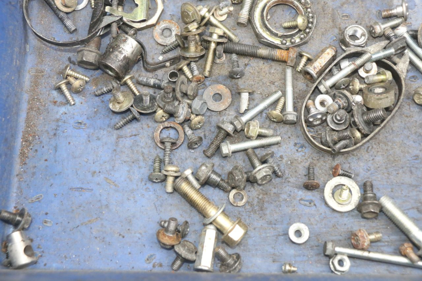 photo de WOREK ŚRUB I WKRĘTÓW HONDA SCV LEAD 100 (2003 - 2007) - Inny kąt widzenia