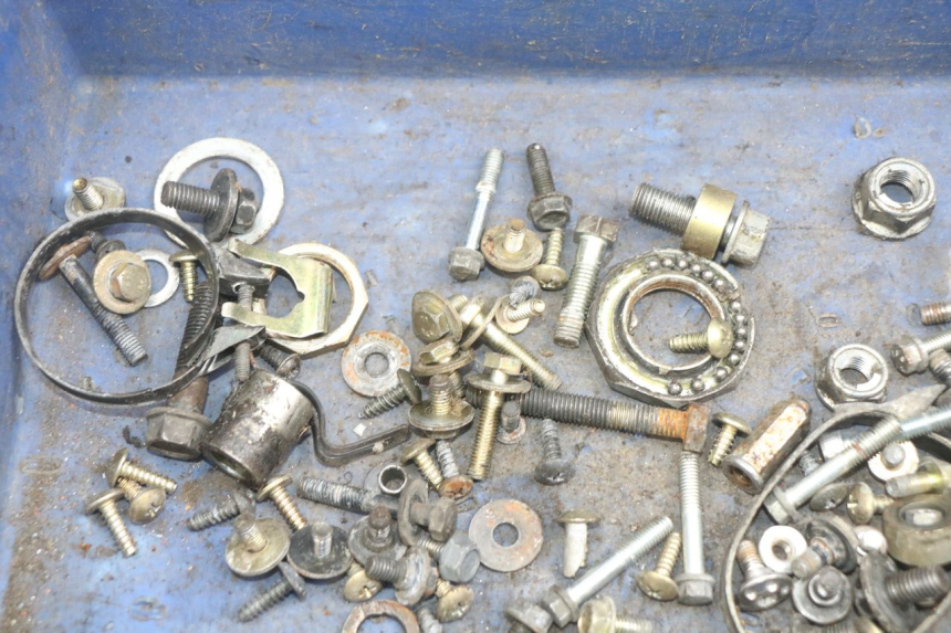 photo de WOREK ŚRUB I WKRĘTÓW HONDA SCV LEAD 100 (2003 - 2007) - Zbliżenie techniczne