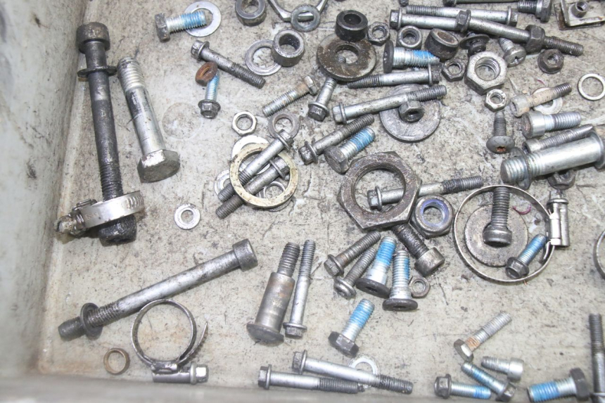 photo de WOREK Z ŚRUBAMI I ELEMENTAMI ZŁĄCZNYMI DERBI SENDA SM DRD 50 (2008 - 2013) - Inny kąt widzenia