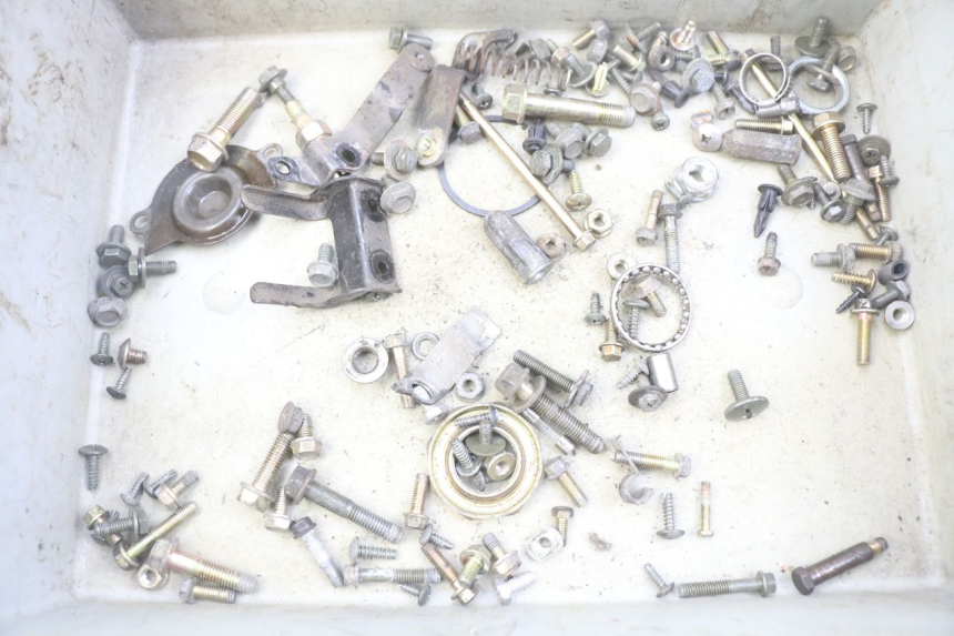 photo de TORBA ZESTAW ŚRUB I WKRĘTÓW KYMCO SENTO 100 (2008 - 2013) - Widok główny