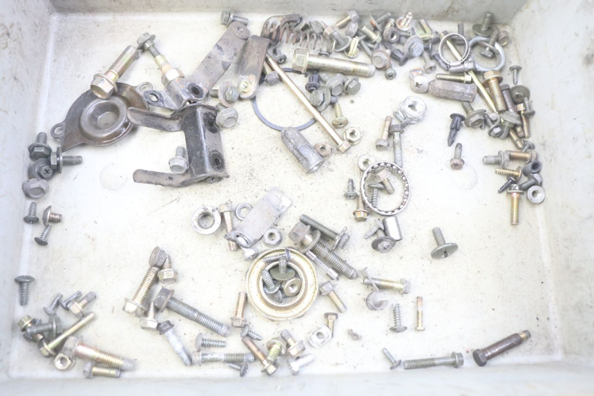 photo de TORBA ZESTAW ŚRUB I WKRĘTÓW KYMCO SENTO 100 (2008 - 2013) - Szczegół części