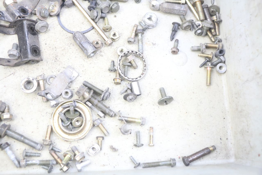 photo de TORBA ZESTAW ŚRUB I WKRĘTÓW KYMCO SENTO 100 (2008 - 2013) - Zoom stanu zużycia