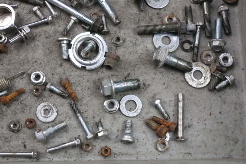 photo de TORBA ZESTAW ŚRUB I WKRĘTÓW MASH SEVENTY FIVE 125 (2013 - 2021) - Zoom stanu zużycia