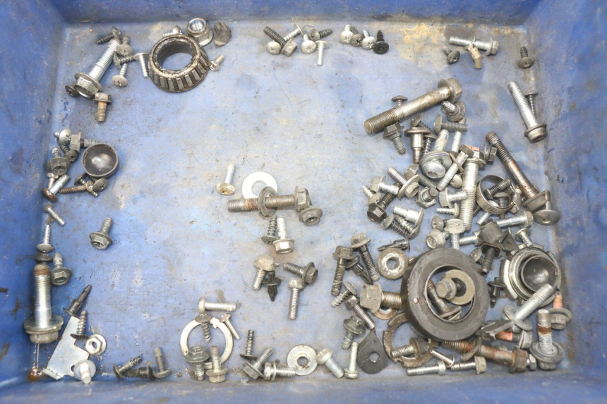 photo de WOREK ŚRUB I WKRĘTÓW SUZUKI SIXTEEN 125 (2008 - 2010) - Widok główny