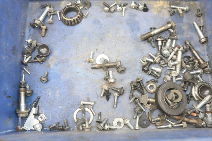 photo de WOREK ŚRUB I WKRĘTÓW SUZUKI SIXTEEN 125 (2008 - 2010) - Szczegół części