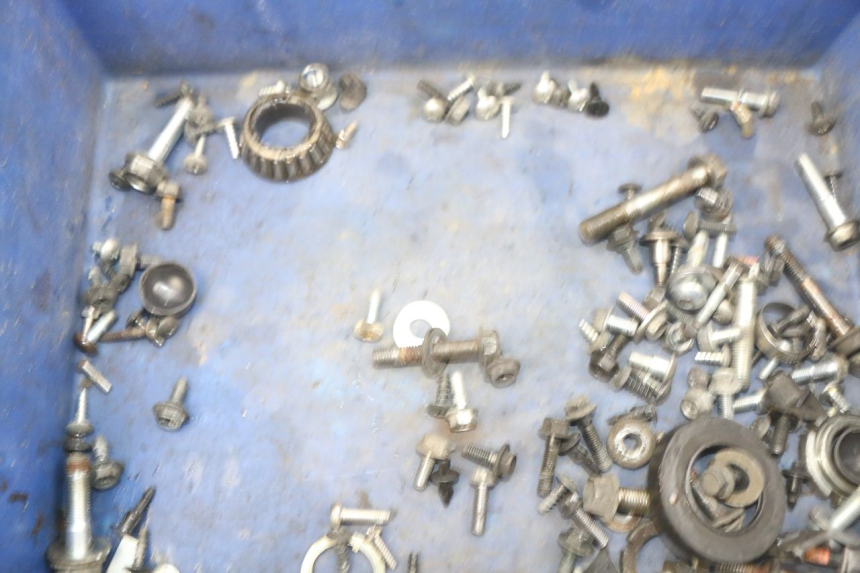 photo de WOREK ŚRUB I WKRĘTÓW SUZUKI SIXTEEN 125 (2008 - 2010) - Zoom stanu zużycia