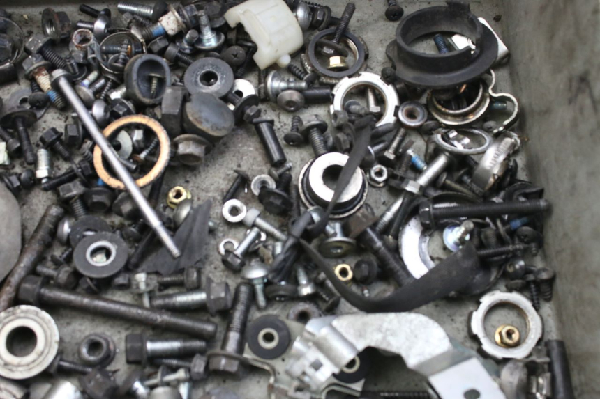 photo de TORBA ZESTAW ŚRUB I WKRĘTÓW MBK SKYCRUISER 125 (2010 - 2013) - Szczegół części