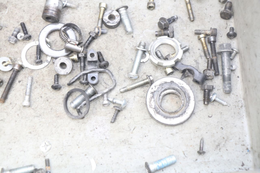 photo de WOREK ŚRUB I ŚRUBEK YAMAHA SLIDER NAKED 50 (2004 - 2018) - Zoom stanu zużycia