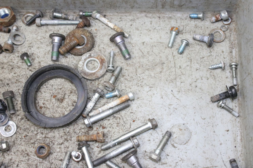 photo de WOREK ŚRUB I WKRĘTÓW GILERA SMT SUPERMOTARD 50 (2009 - 2017) - Inny kąt widzenia