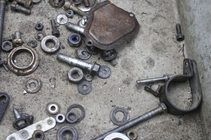 photo de WOREK ŚRUB I ŚRUBEK SUZUKI SMX SUPERMOTARD 50 (1996 - 2001) - Szczegół części