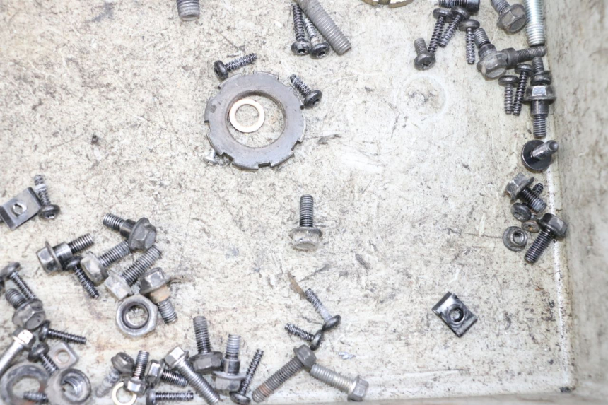 photo de WOREK ŚRUB I ŚRUBEK PEUGEOT SPEEDFIGHT 4 4T EFI 50 (2021 - 2025) - Zbliżenie techniczne