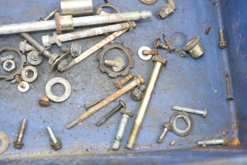 photo de WOREK ŚRUB I ŚRUBEK PEUGEOT SPEEDFIGHT LC 50 (1996 - 2002) - Inny kąt widzenia