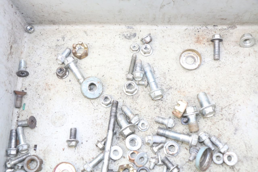 photo de TORBA ZESTAW ŚRUB I WKRĘTÓW CHINESE QUAD SPEEDY DELUXE 125 - Inny kąt widzenia