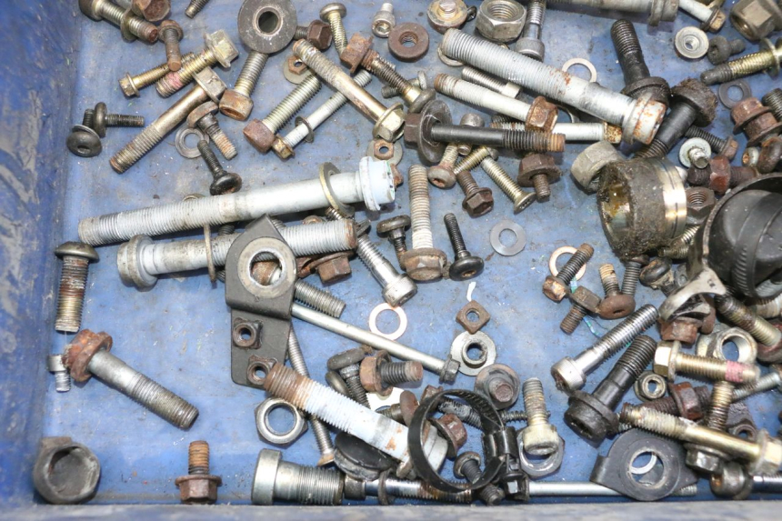 photo de WOREK ŚRUB I ŚRUBEK TRIUMPH SPRINT 900 (1995 - 1998) - Inny kąt widzenia