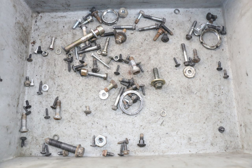 photo de TORBA ZESTAW ŚRUB I WKRĘTÓW APRILIA SR 2T 50 (2012 - 2017) - Widok główny