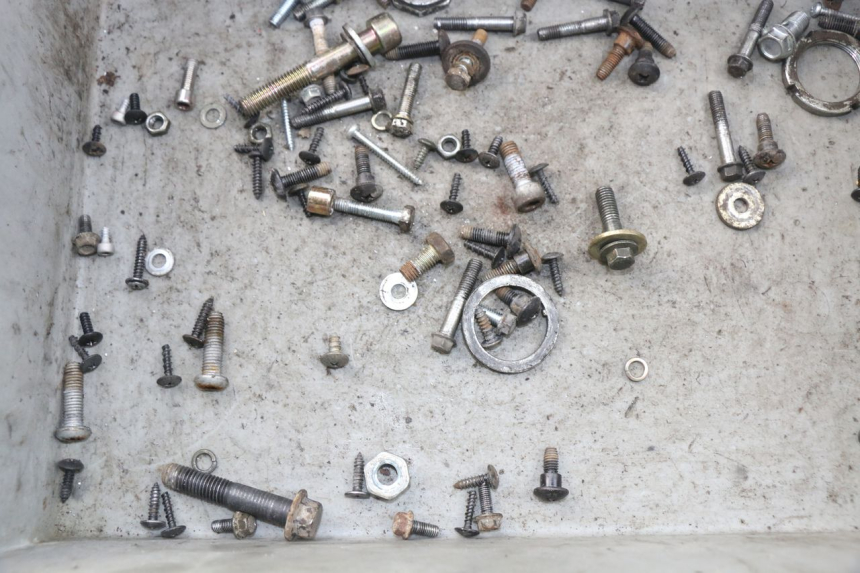 photo de TORBA ZESTAW ŚRUB I WKRĘTÓW APRILIA SR 2T 50 (2012 - 2017) - Szczegół części