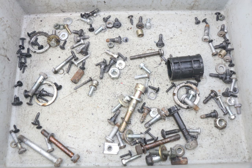 photo de TORBA ZESTAW ŚRUB I WKRĘTÓW APRILIA SR 2T 50 (2012 - 2017) - Widok główny