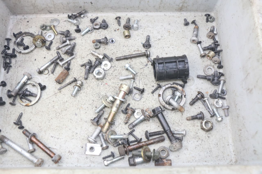 photo de TORBA ZESTAW ŚRUB I WKRĘTÓW APRILIA SR 2T 50 (2012 - 2017) - Szczegół części