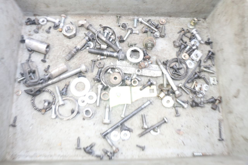 photo de TORBA ZESTAW ŚRUB I WKRĘTÓW APRILIA SR 2T 50 (2012 - 2017) - Widok główny