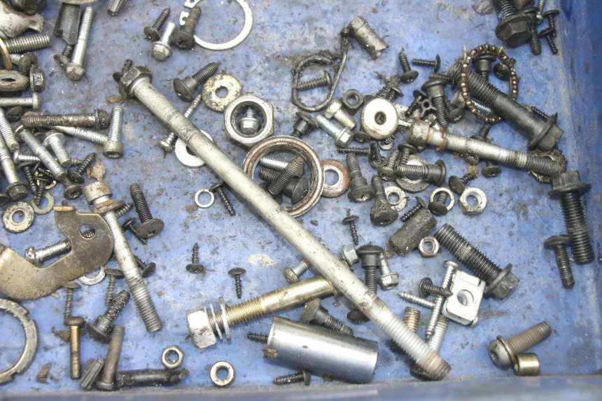 photo de TORBA ZESTAW ŚRUB I WKRĘTÓW APRILIA SR 2T 50 (2012 - 2017) - Zoom stanu zużycia