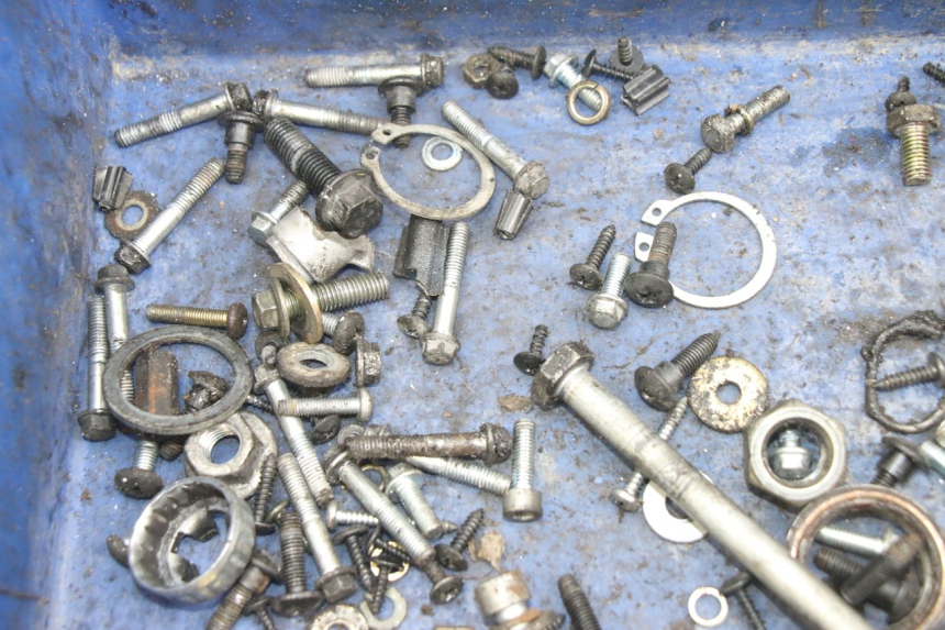 photo de TORBA ZESTAW ŚRUB I WKRĘTÓW APRILIA SR 2T 50 (2012 - 2017) - Zbliżenie techniczne