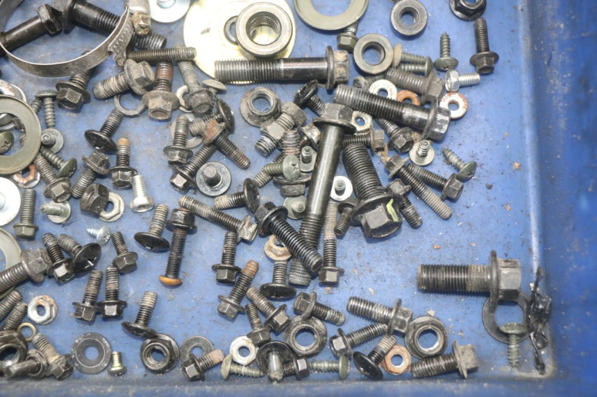 photo de WOREK ŚRUB I WKRĘTÓW HYTRACK ST 170 (2020 - 2024) - Zbliżenie techniczne