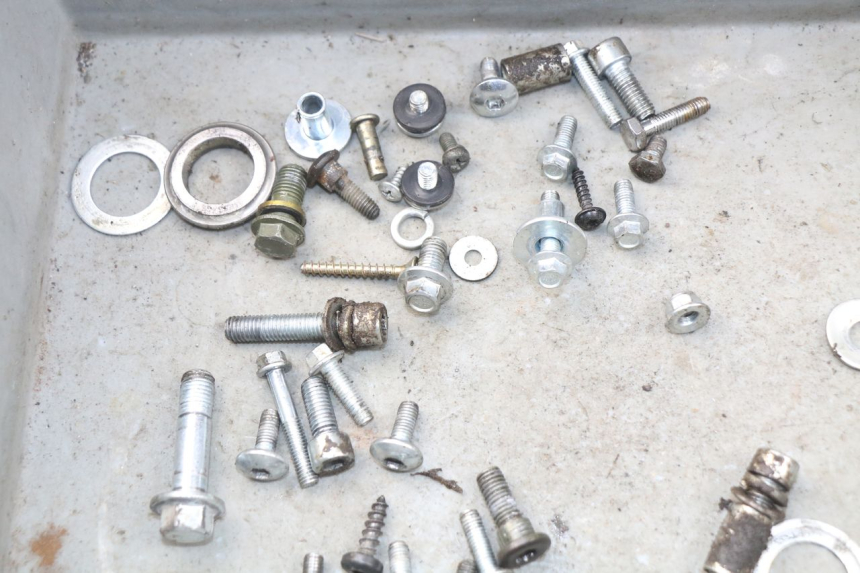 photo de WOREK ŚRUB I WKRĘTÓW NITRO MOTORS STORM DIRTBIKE 110 - Zoom stanu zużycia