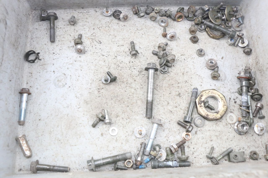 photo de WOREK ŚRUB I WKRĘTÓW FYM STRADA 50 (2007 - 2014) - Szczegół części