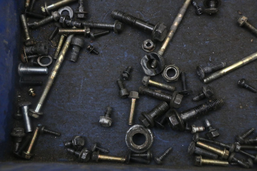 photo de WOREK ŚRUB I WKRĘTÓW PEUGEOT STREETZONE 2T 50 (2014 - 2019) - Inny kąt widzenia