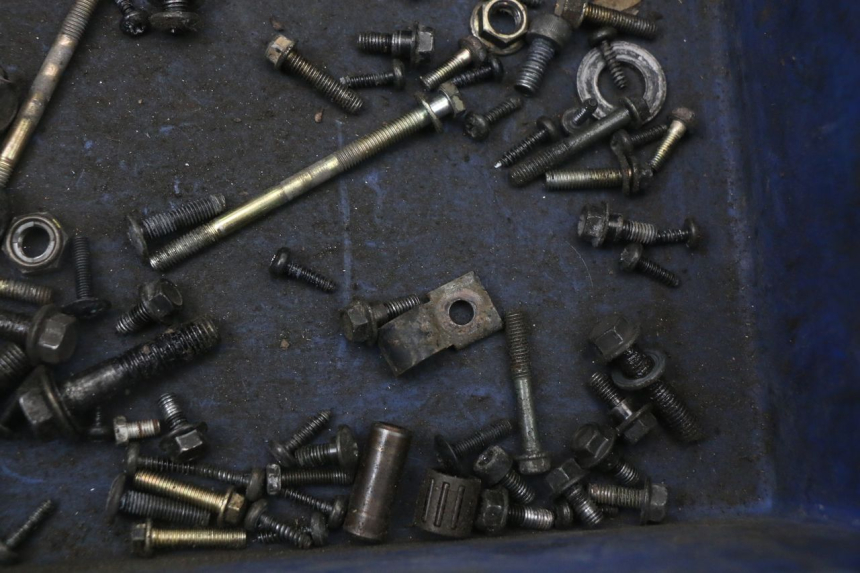 photo de WOREK ŚRUB I WKRĘTÓW PEUGEOT STREETZONE 2T 50 (2014 - 2019) - Zbliżenie techniczne