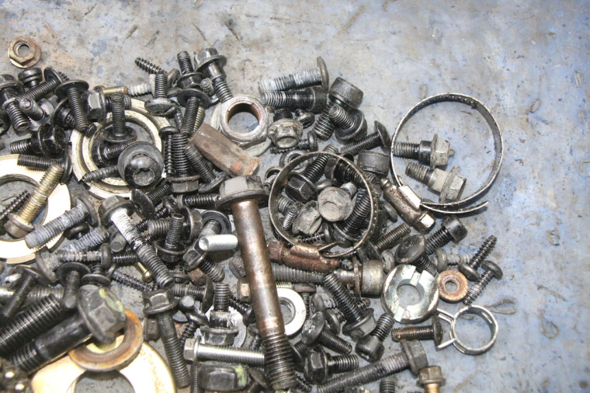 photo de WOREK ŚRUB I WKRĘTÓW PEUGEOT STREETZONE I 2T 50 (2018 - 2020) - Zoom stanu zużycia