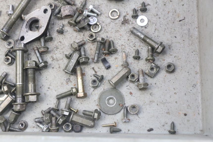 photo de WOREK Z ŚRUBAMI I ELEMENTAMI ZŁĄCZNYMI JM MOTORS SUNNY 50 (2017 - 2020) - Zoom stanu zużycia