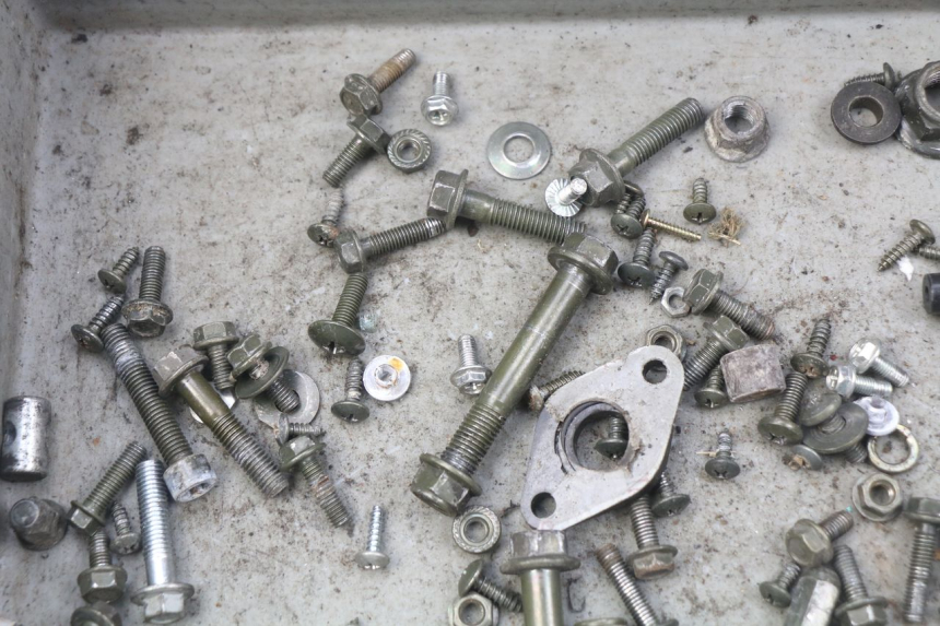 photo de WOREK Z ŚRUBAMI I ELEMENTAMI ZŁĄCZNYMI JM MOTORS SUNNY 50 (2017 - 2020) - Zbliżenie techniczne