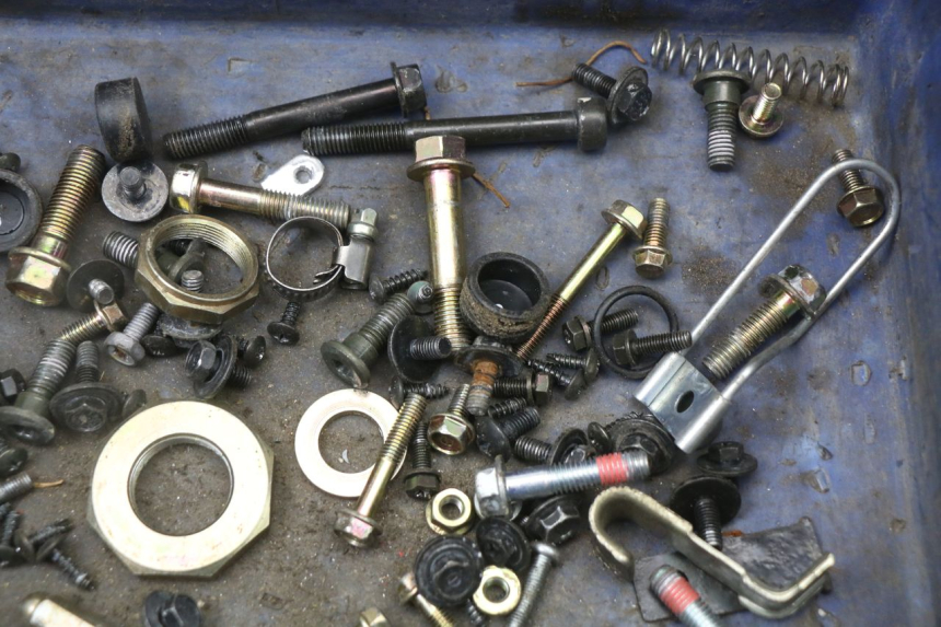 photo de TORBA ZESTAW ŚRUB I WKRĘTÓW KYMCO SUPER 8 4T 50 (2018 - 2020) - Zoom stanu zużycia