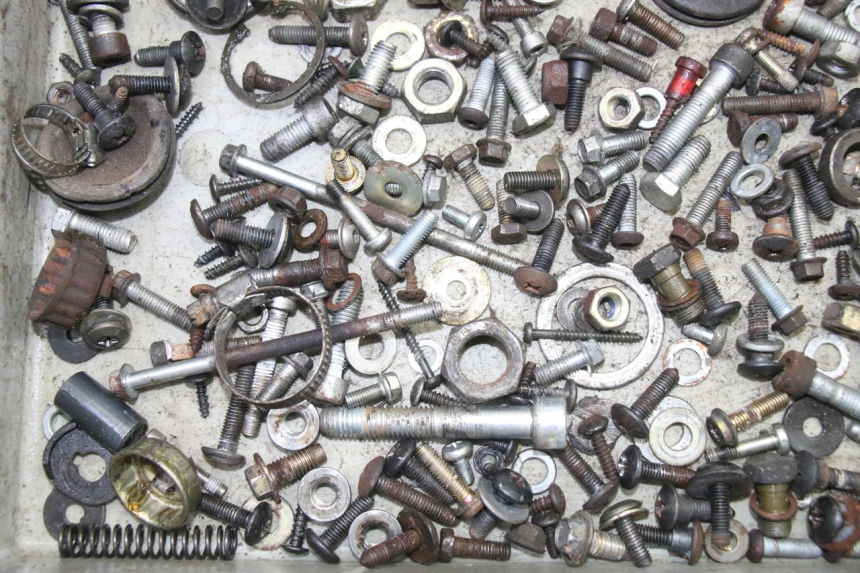 photo de WOREK ŚRUB I WKRĘTÓW PIAGGIO SUPER LX 125 (2000 - 2003) - Inny kąt widzenia