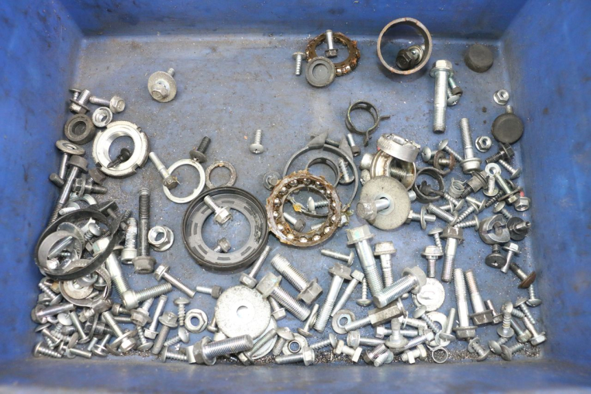 photo de WOREK ŚRUB I WKRĘTÓW SUZUKI BURGMAN 125 (2018 - 2021) - Widok główny