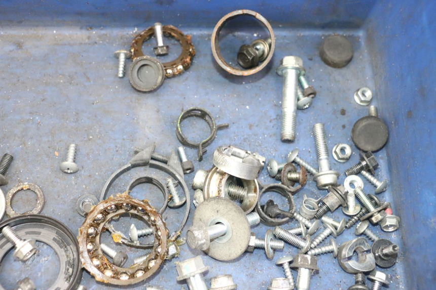 photo de WOREK ŚRUB I WKRĘTÓW SUZUKI BURGMAN 125 (2018 - 2021) - Zoom stanu zużycia